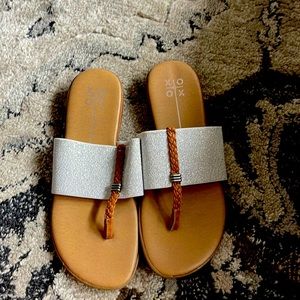 Beautiful dress or casual sandals size 7